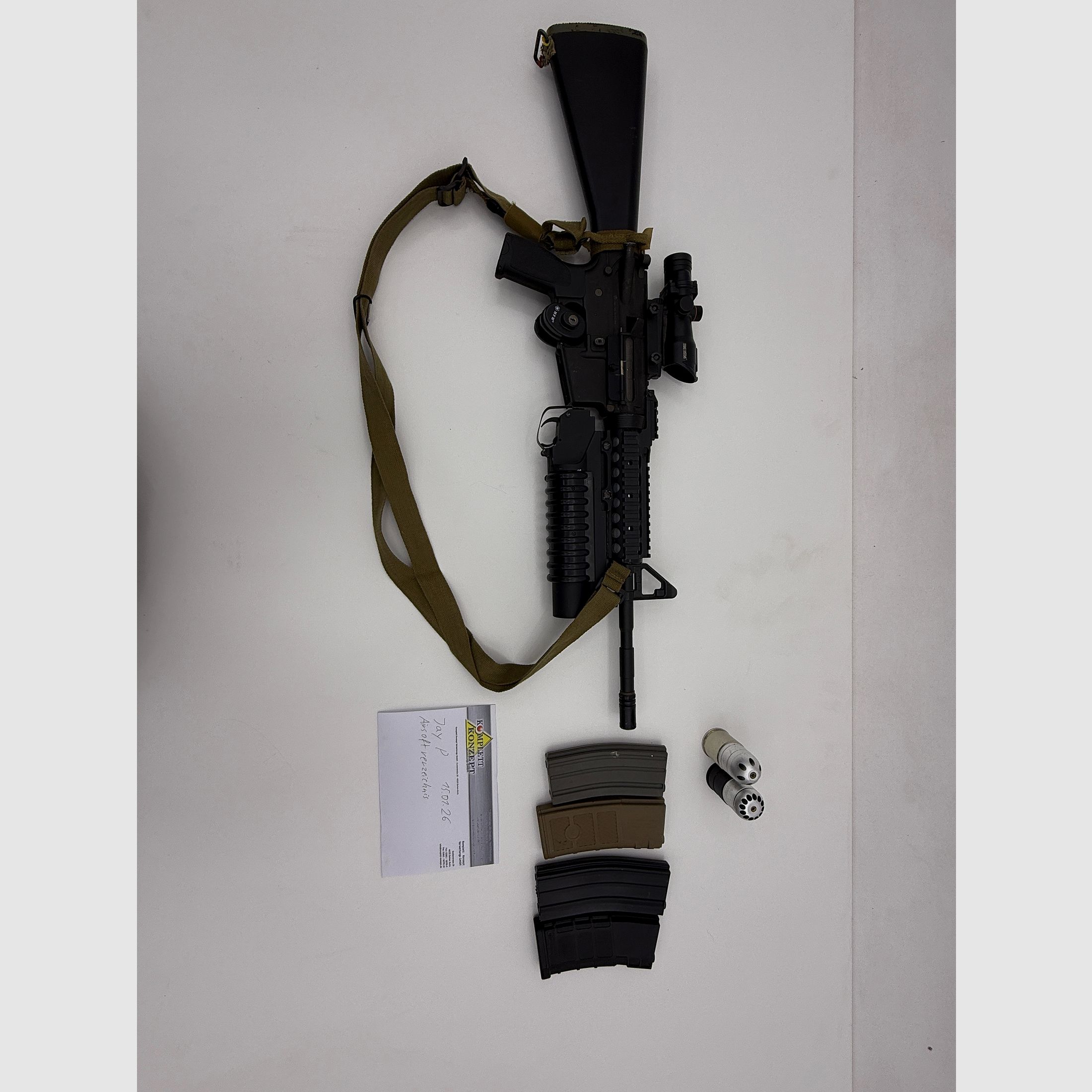 Evolution Airsoft M4 S-AEG US Marine Style met functionele M203 granaatwerper – incl. 2× 40 mm granaten