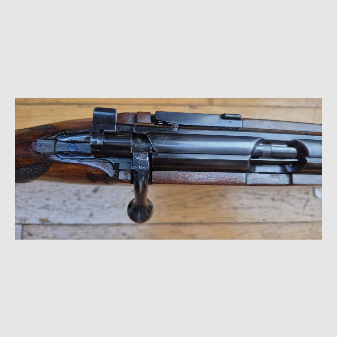 Sehr schöne Wettbewerbsbüchse Mauser ES350 B – III. Reich – Modell Meisterschaftsbüchse – 22LR – Anfängerwaffe 1936 – Mono-Nummer – Premium Lauf – Ein Sprung an der Spitze des Schaftes, aber insgesamt in ausgezeichnetem Zustand, fast neu – TBE, Bild 19 von 35