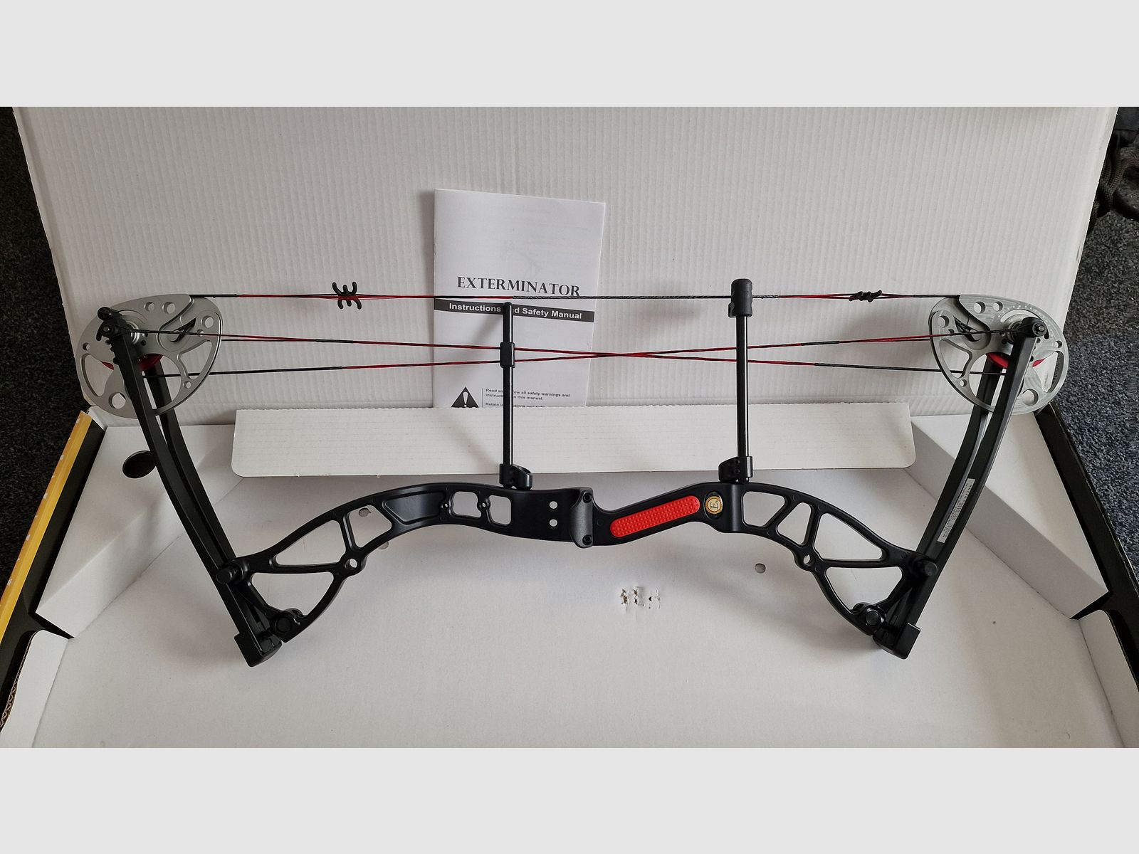 EK Archery Exterminator 15-70 lbs Compoundbogen inkl. Versand