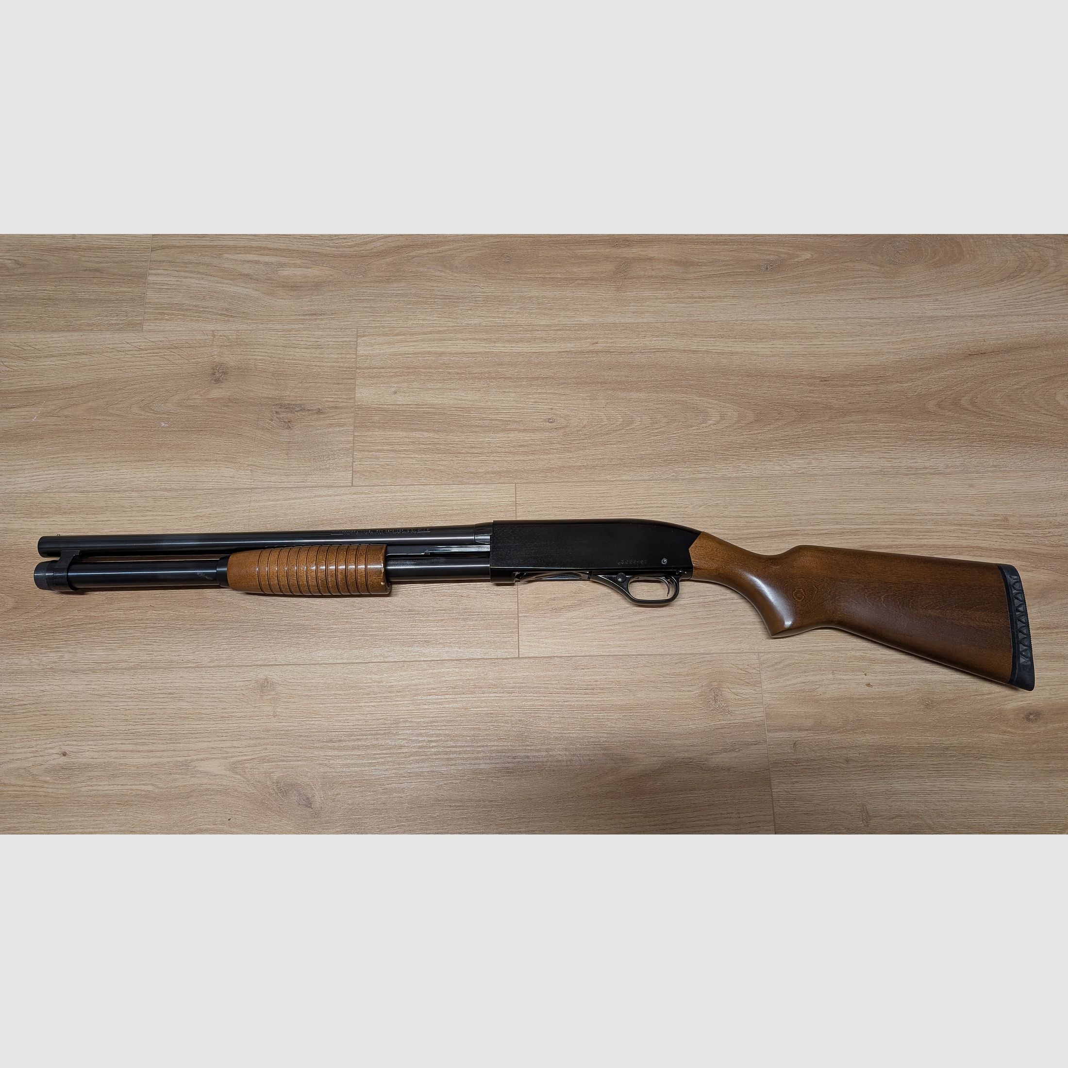 Winchester 1300 Defender, Vorderschaftrepetierflinte, 12/76