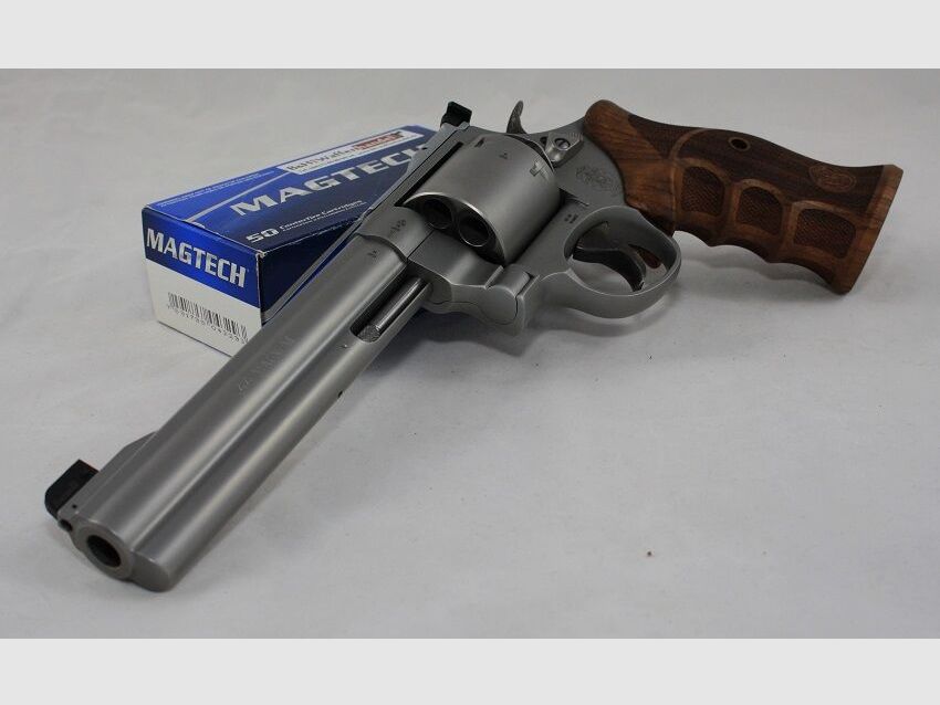 Smith & Wesson	 629 Match Master
