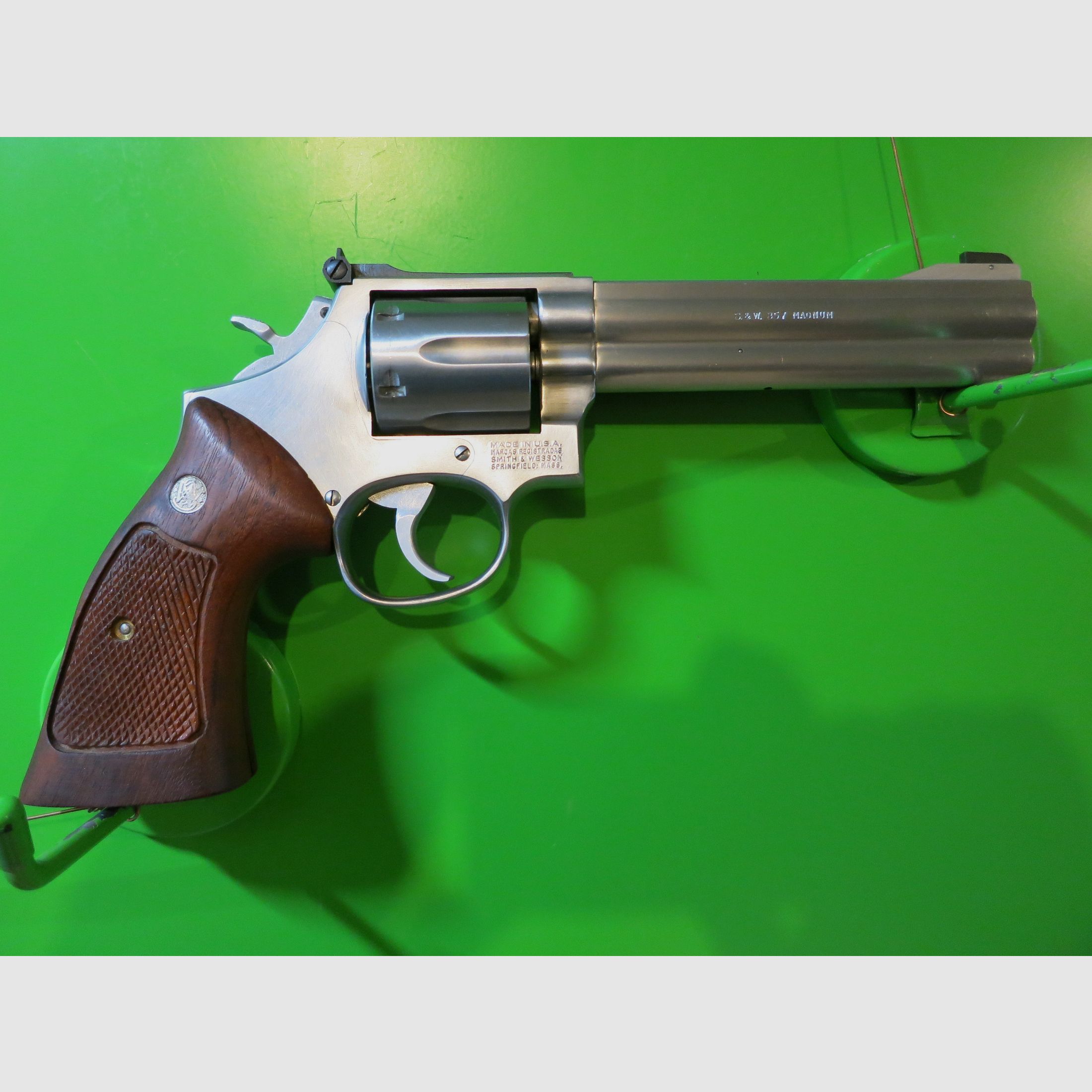Revolver, SMITH&WESSON, Mod. 686 , .357 Magnum, 6" Lauf,  Edelstahl-Version (stainless)   #15-