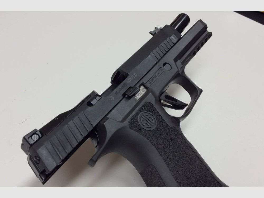 SIG Sauer Sig Sauer P320 OR mit Holster 9mmLuger