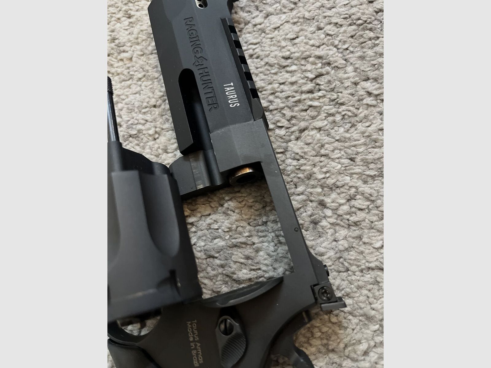 Taurus Raging Hunter