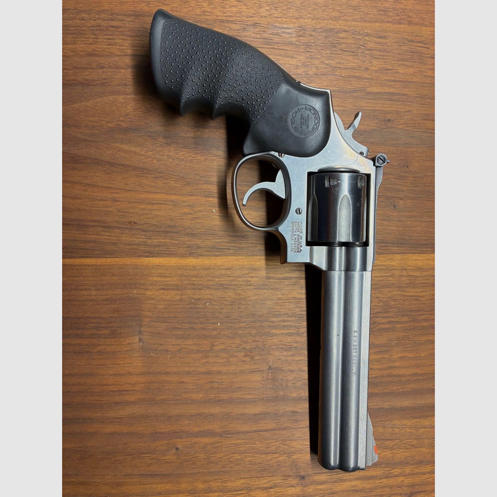 Smith & Wessen Revolver 686 Stainless 6" barrel; as new