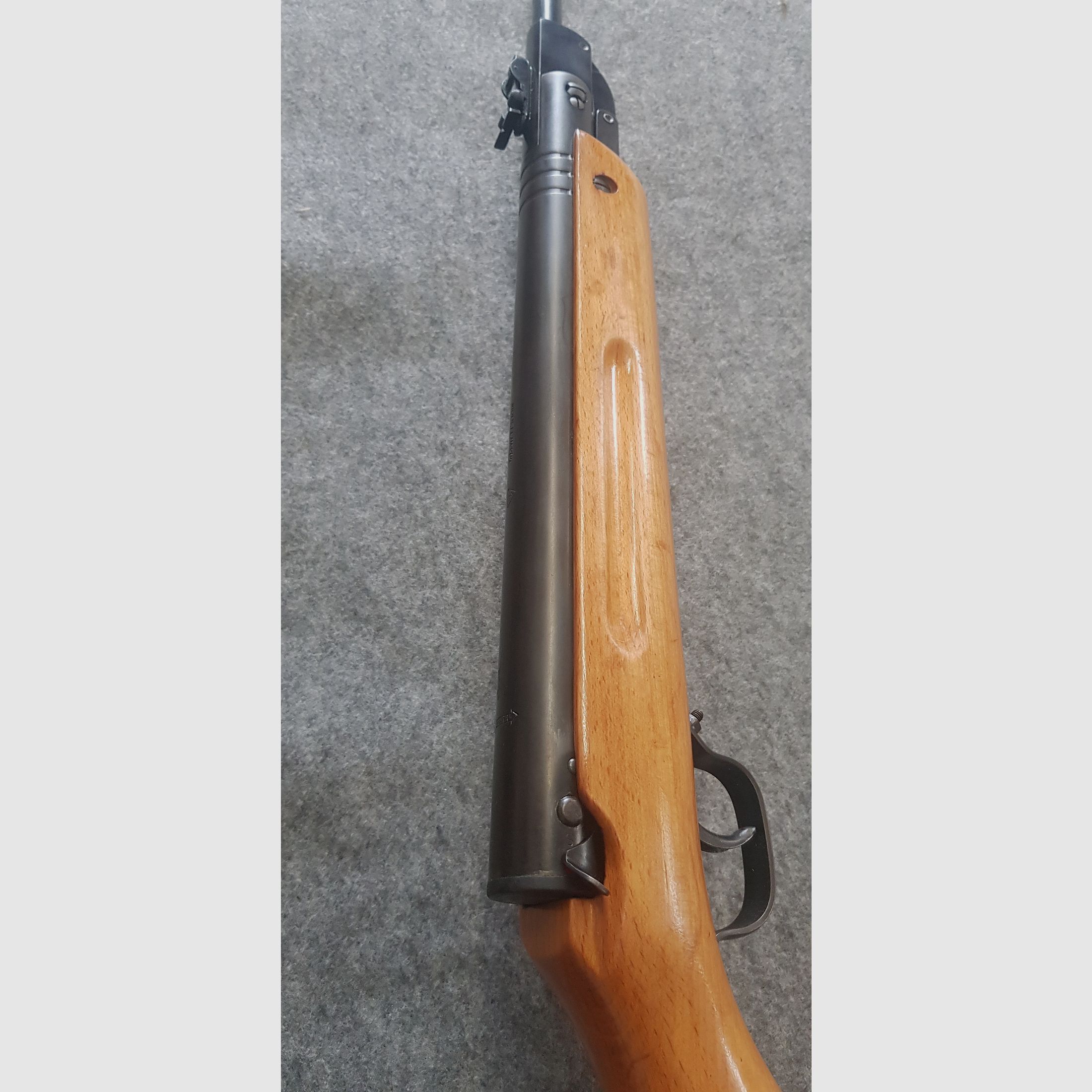 Seitlich verschraubt !!!  Seltene Ausführung  schönes Haenel Mod.  III-284   III 284 cal. 4,5mm Diabolo