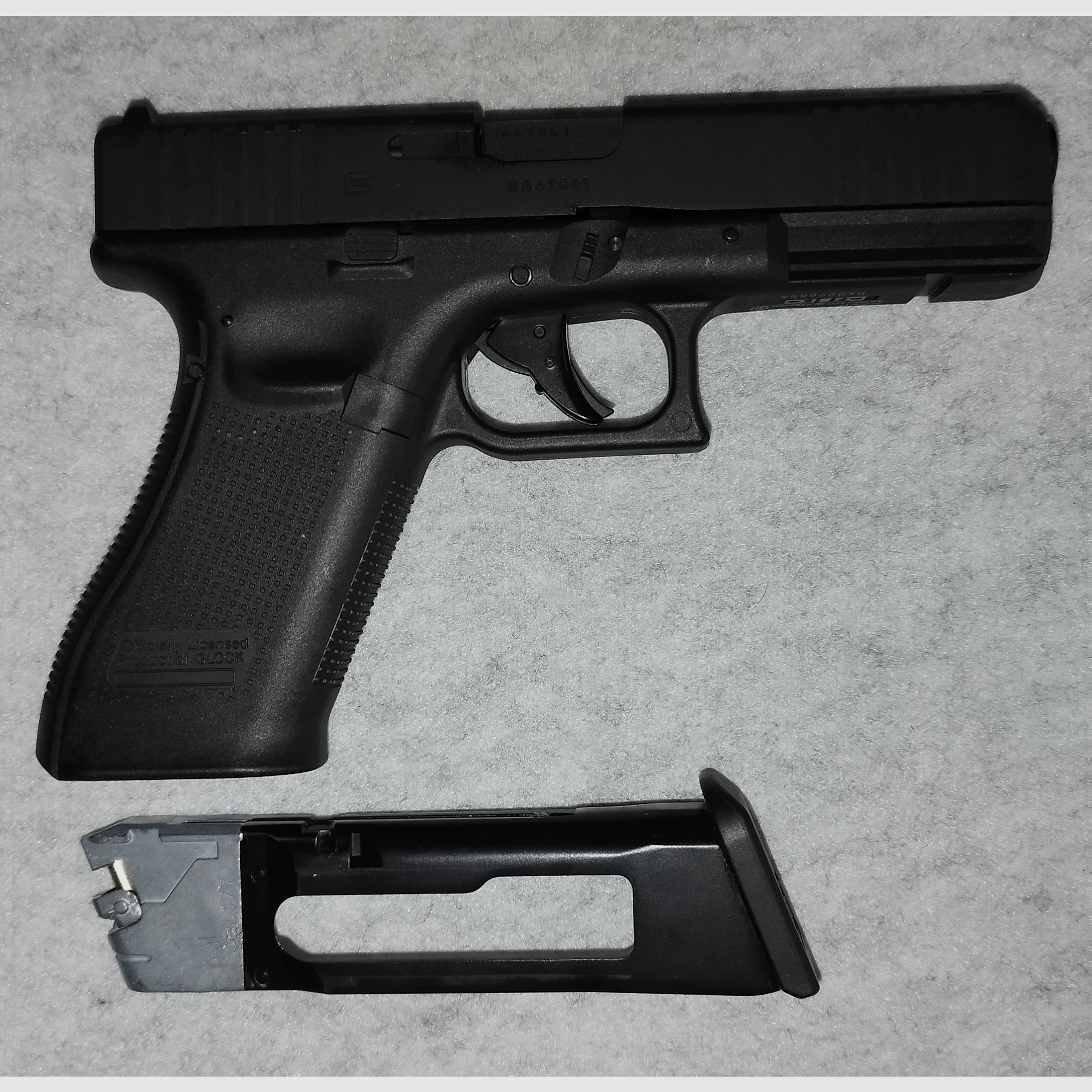 Glock 17 Gen 5 CO2 4.5mm BB with blowback and remaining warranty