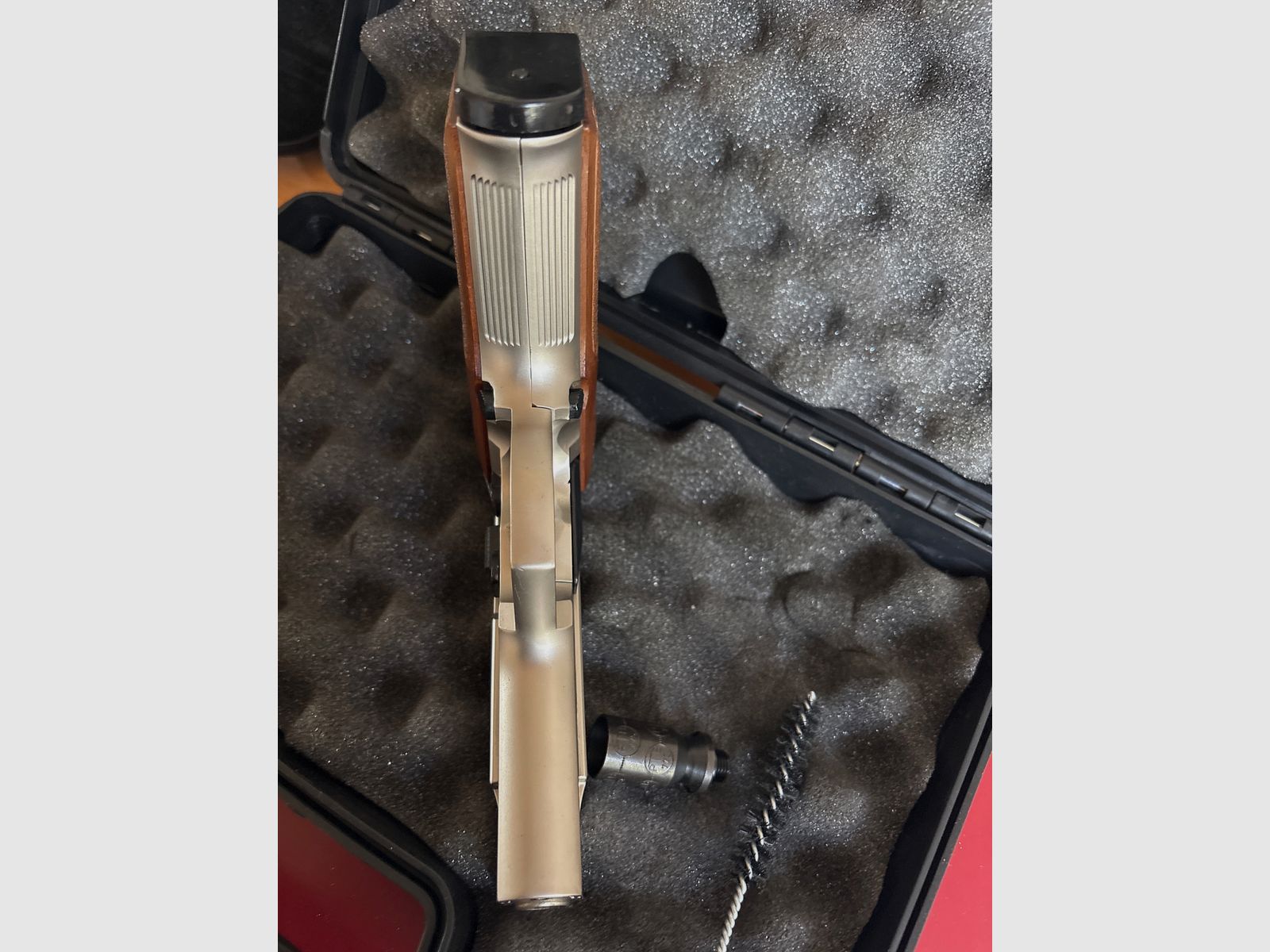 blank-firing pistol, image 5 sur 7