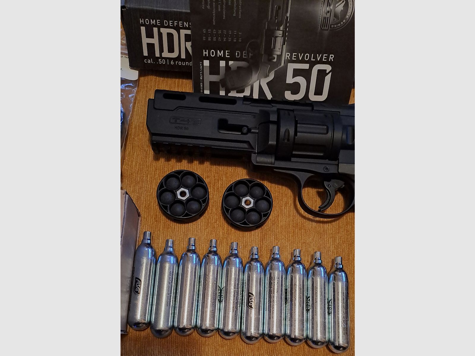 HDR (HomeDefenseRevolver) .50 In condizioni perfette, come nuovo