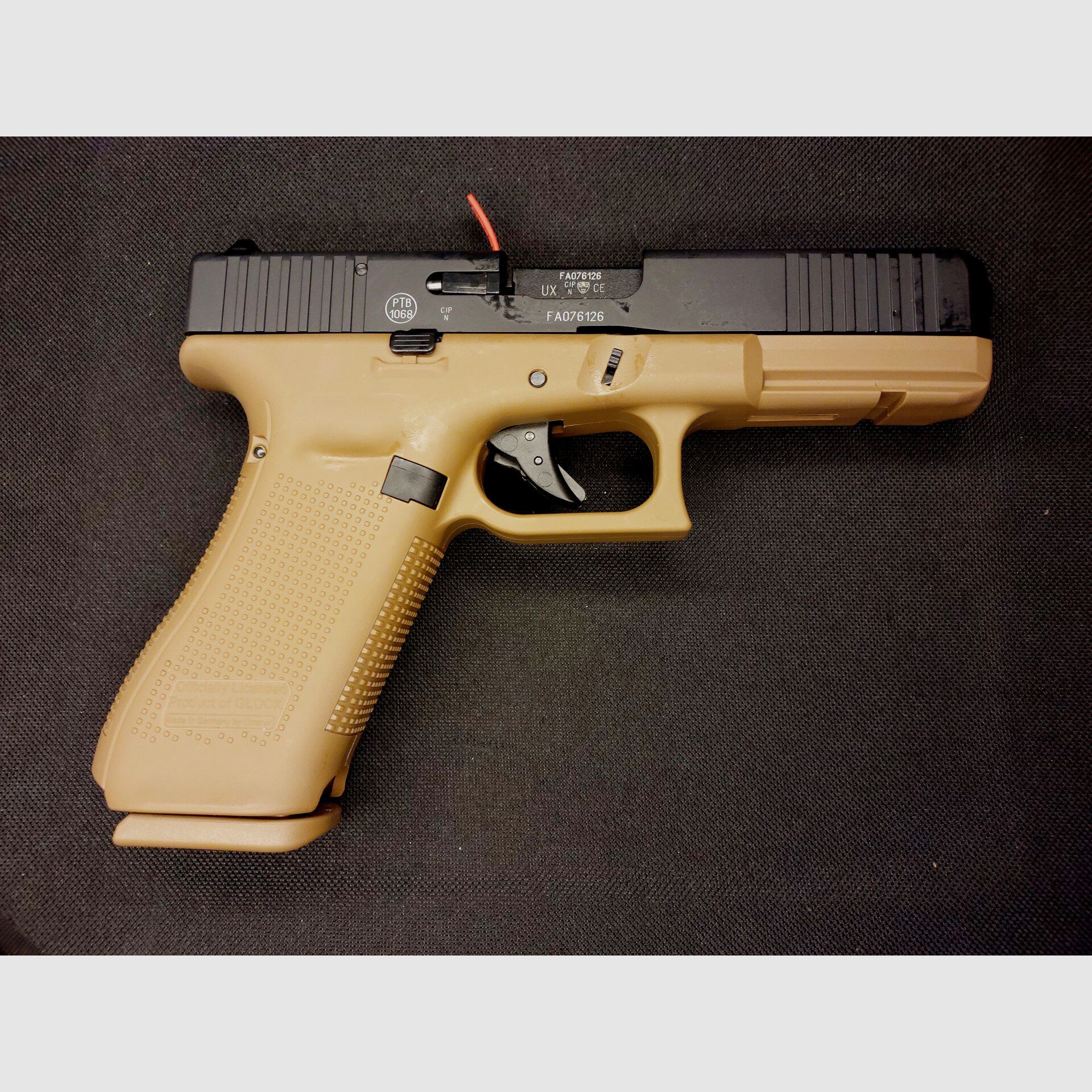 Glock 17 Gen5 Schreckschuss Pistole French Army 9 mm P.A.K. Coyote, French Army Edition (PTB 1068) - 2 Magazin