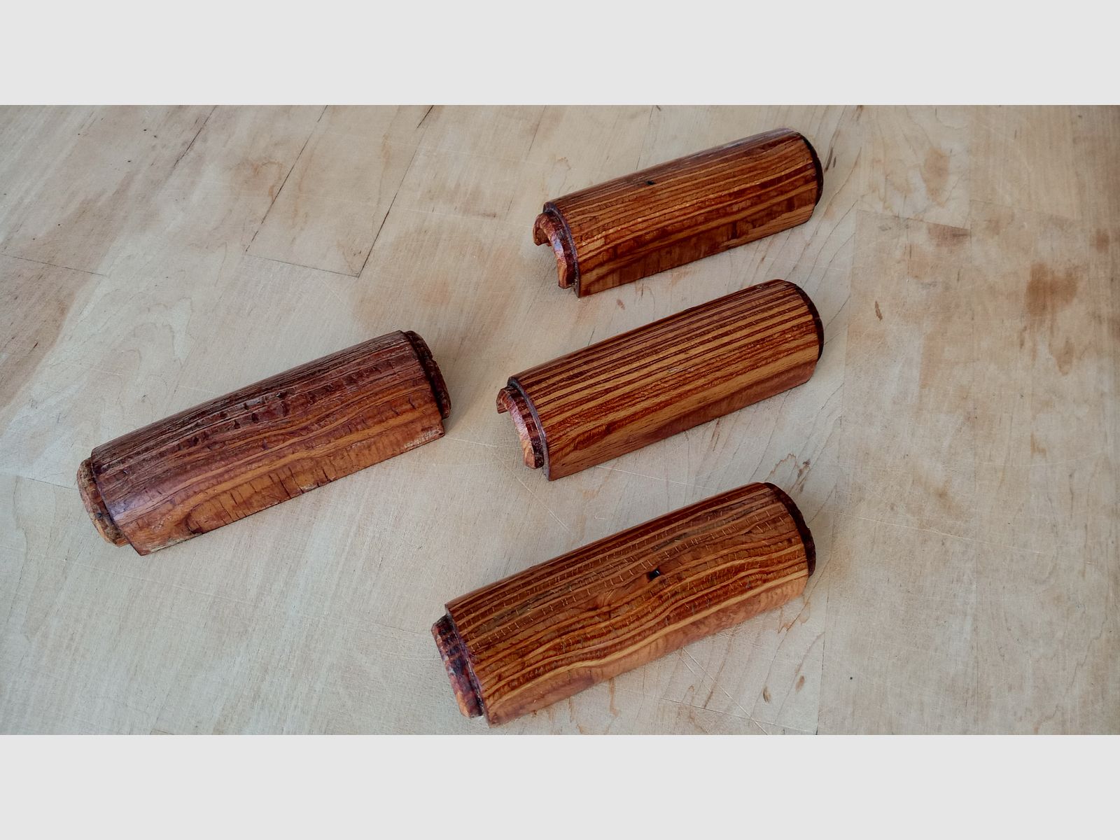 Originale guanti superiori Dong AK rumeni (molto larghi) / Legno laminato robusto perfetto per il pene di asino rumeno (Uluc) o guanti RPK