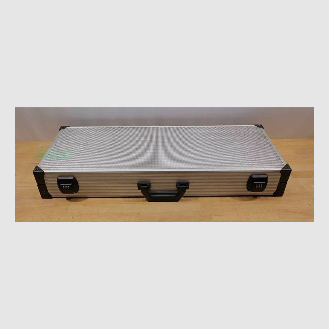 unknown aluminum rifle case