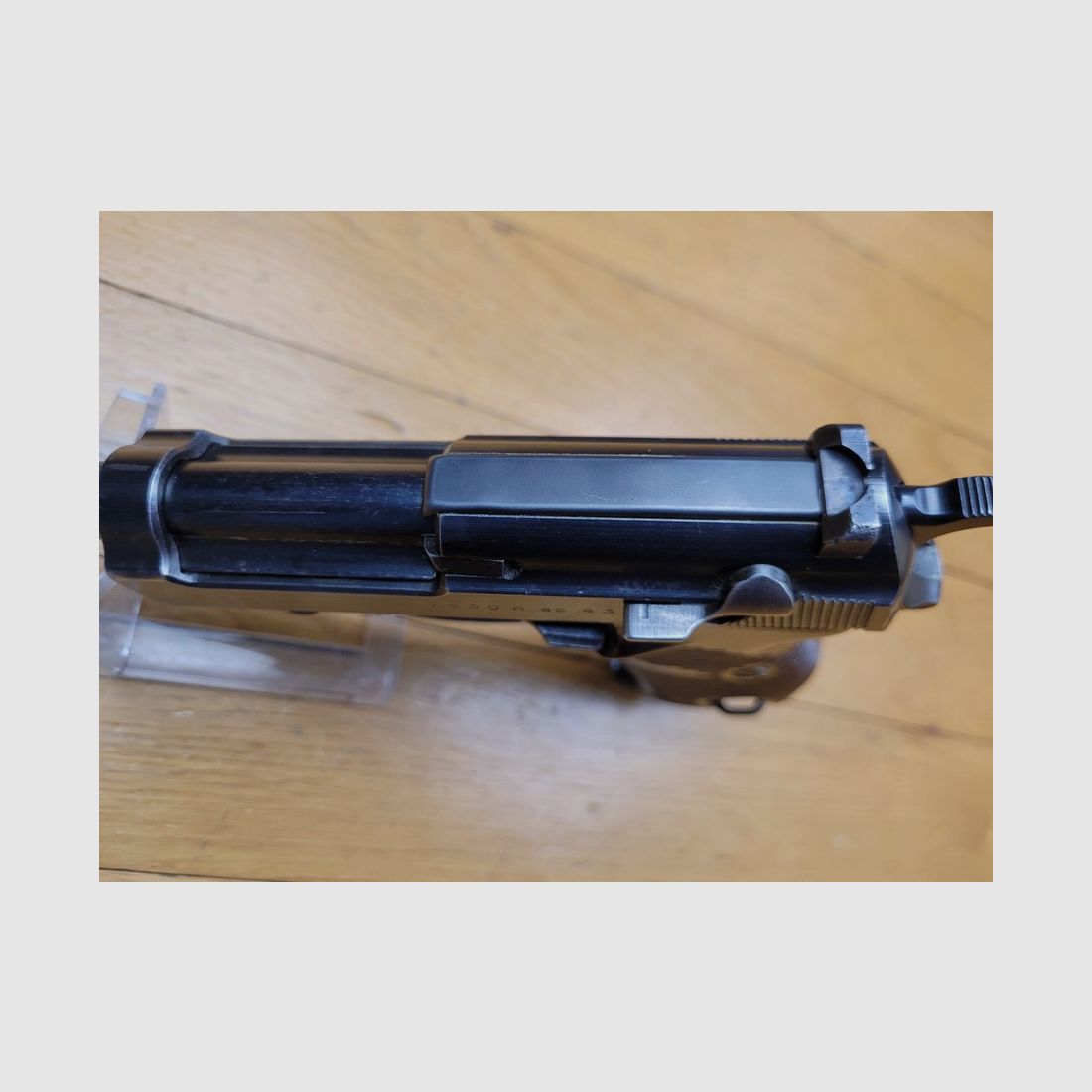 Wunderschöne Walther P38 Pistole – Code AC43 für Walther in Zella-Mehlis – Dezember 1943 – Originalbrünierung zu 95% – Monomatrikulation – Mechanik und Ästhetik einwandfrei – Ausgezeichneter Zustand, Bild 13 von 18