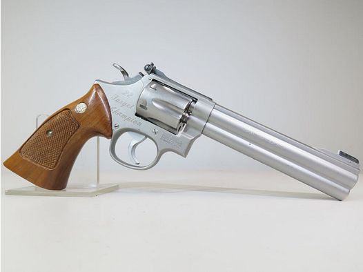 Beautiful Smith & Wesson 617 - 6 inch Target Champion!