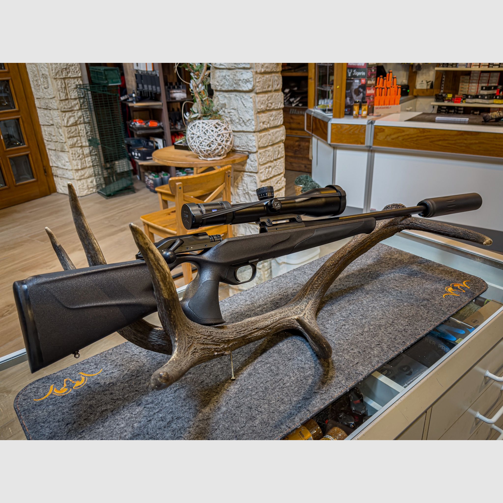 Blaser R8 Professional with Zeiss Victory HT 3-1256