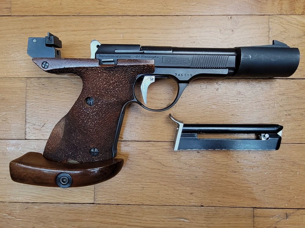 Exzellente Unique Modell DES 69 Pistole – Kal. 22LR – Original-Gewicht gemäß Modell – 10 Schuss – Große Präzision – Unverwüstlich – Top Made in France! TBE ++, Bild 2 von 19