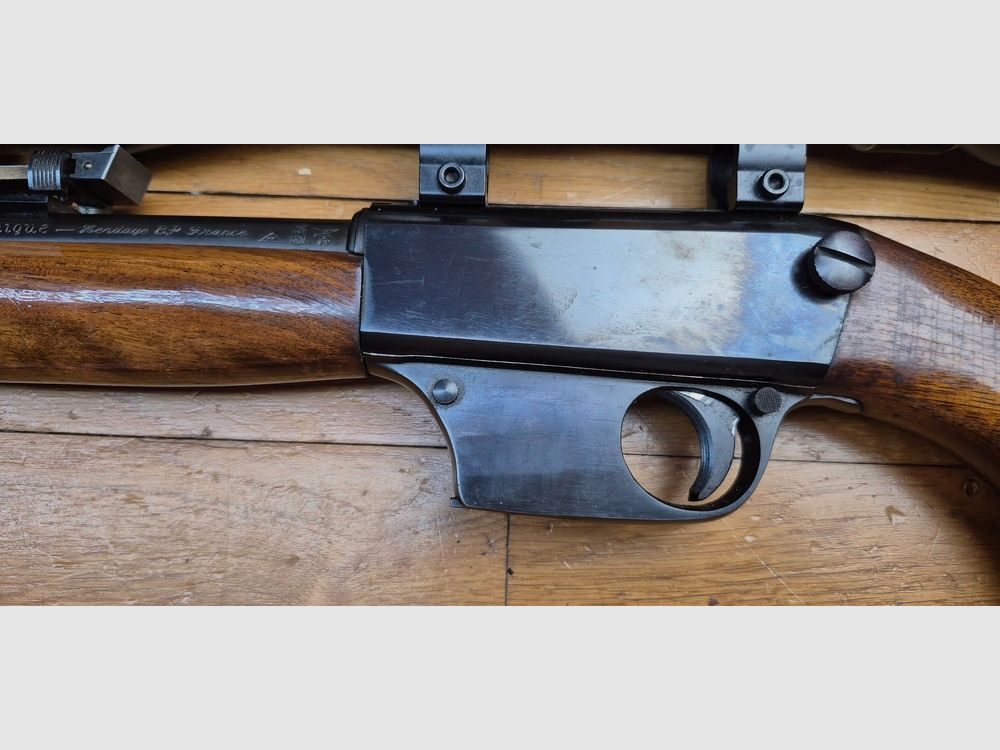 Sehr schöne Selbstladebüchse Unique – Modell X51 Bis – Kal. 22LR – Magazin 5 Schuss – Kassnar 3-9 x40 Zielfernrohr „Made in Japan“! – Gewinde Lauf – Waffe von 1968 – TBE ++, Bild 4 von 33