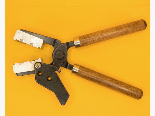 Lee 2-fach Kokille mit Handgriffen im Kaliber .358 Wadcutter Geschossgewicht 148 grs 