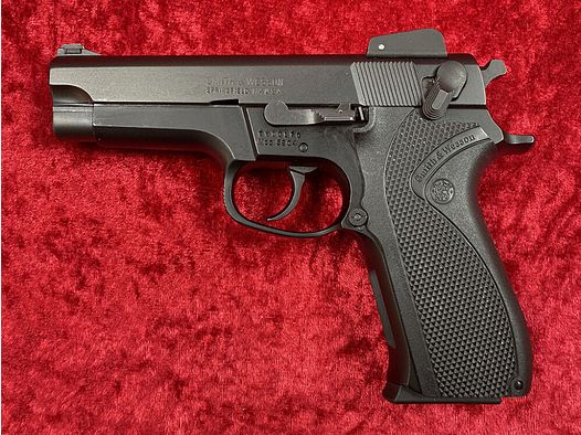Smith & Wesson 5904
