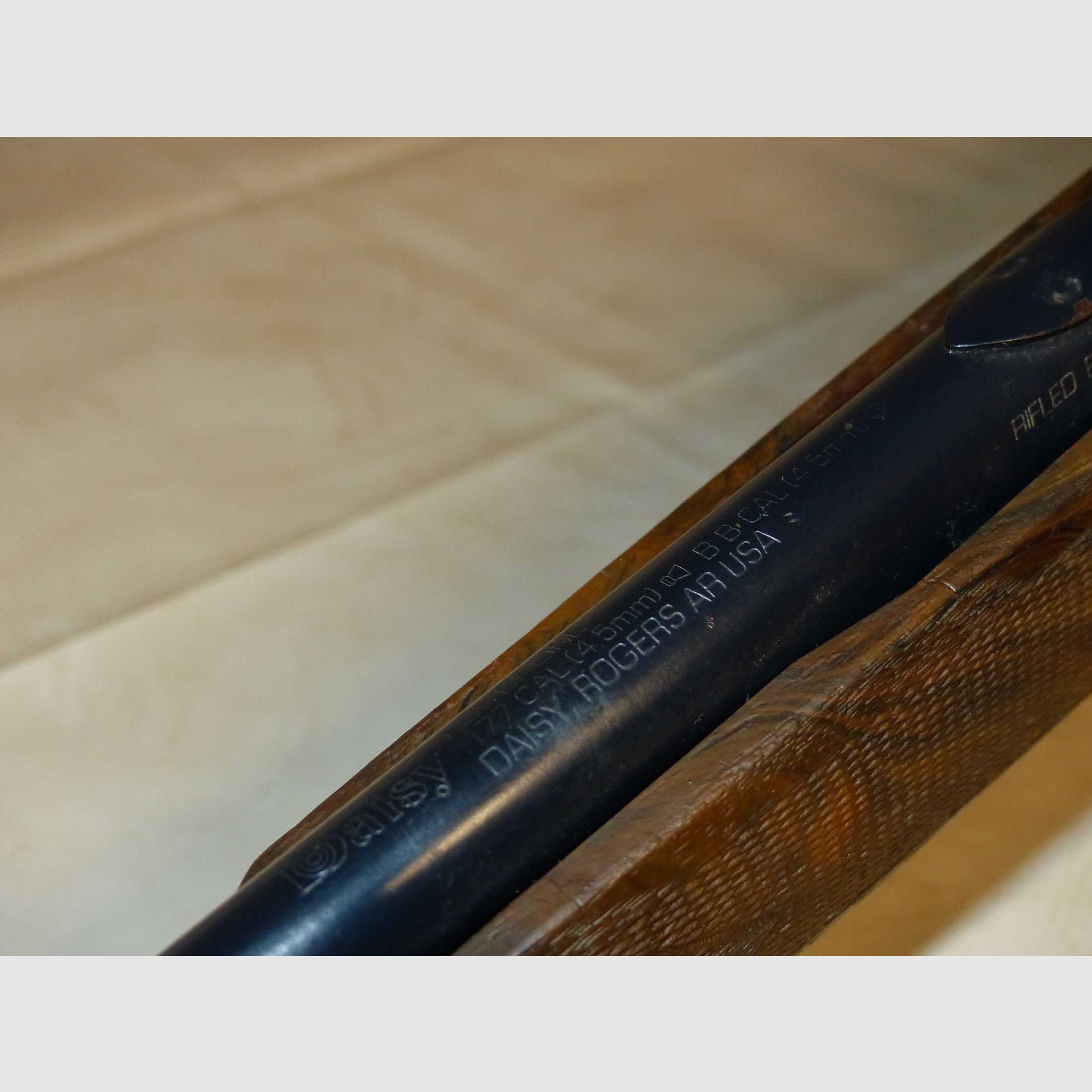 Carabina de aire comprimido Co2 de palanca inferior Daisy Power Line Mod. 990 Cal. 4,5 mm Diabolo y BB Dual Power USA vintage