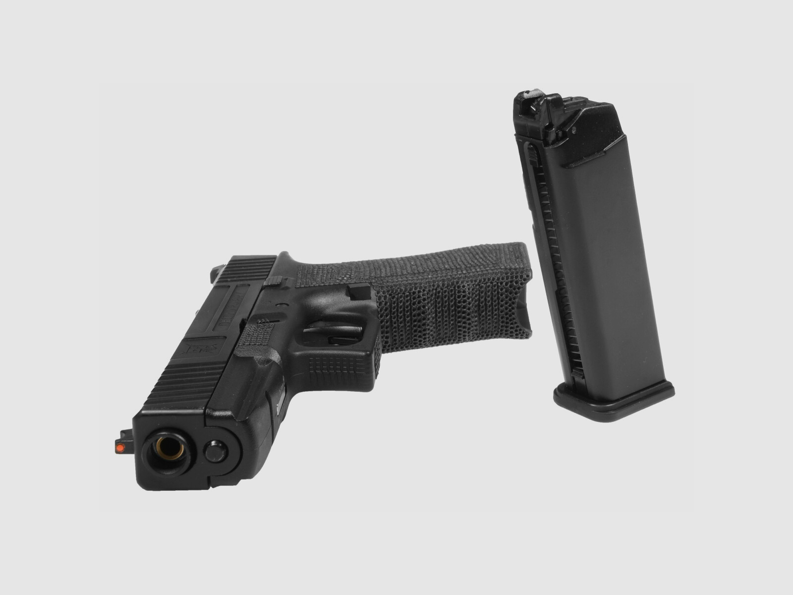 P04 GBB Airsoft Pistole in Schwarz | Delta Armory