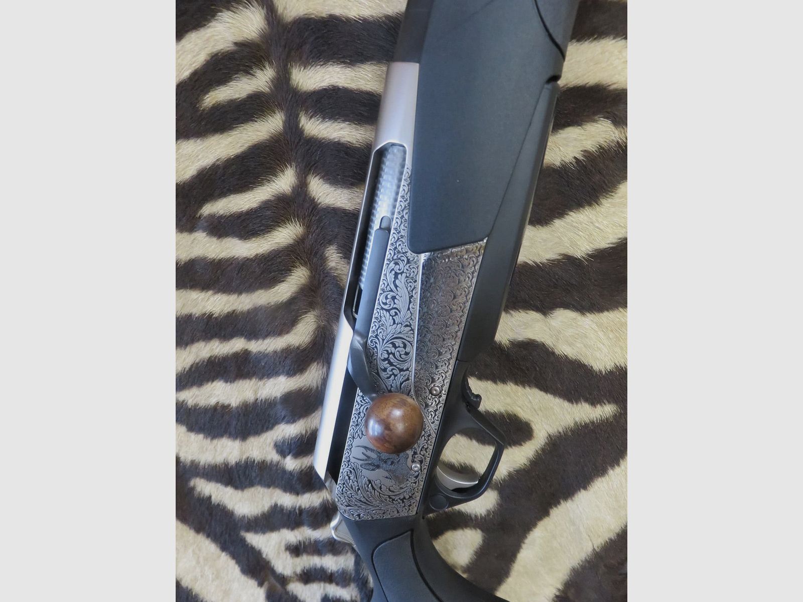 LIMITIERTE SERIE Browning Maral 4X Platinium Compo Full Black .300wm 61 cm Lauf – Waffenkoffer, Bild 5 von 12