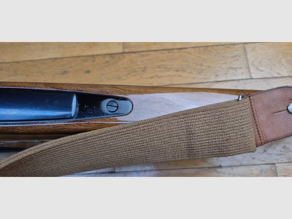 Très belle Carabine de chasse BSA modèle CF2 — Cal. 300 Win Mag — Magasin 3 coups +1 — Bois de haute qualité en grade V — Lunette Schmidt & Bender 1.5-6x — Excellente mécanique — Canon miroir — Une des toutes meilleures carabines de chasse sorties des ateliers de la « Grande Époque » britannique — TBE/TBE+, image 18 sur 39