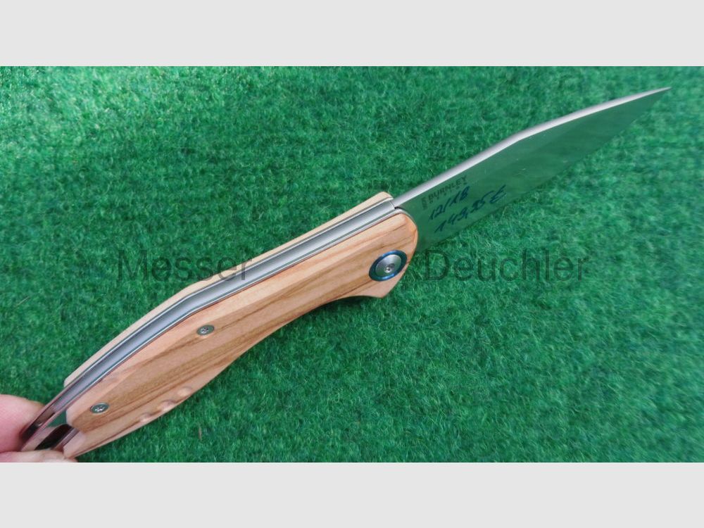 MKM Maniago Knife Makers	 MKM FARA M390 Messer Stahl Olivenholz Design by Lucas Burnley