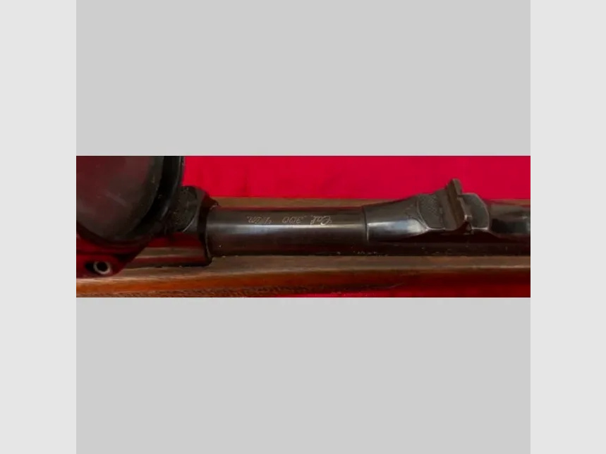 Mauser Modell 98 Cal. 300 WinMag mit sehr schönen Silbereinlagen und tiefen Gravuren 