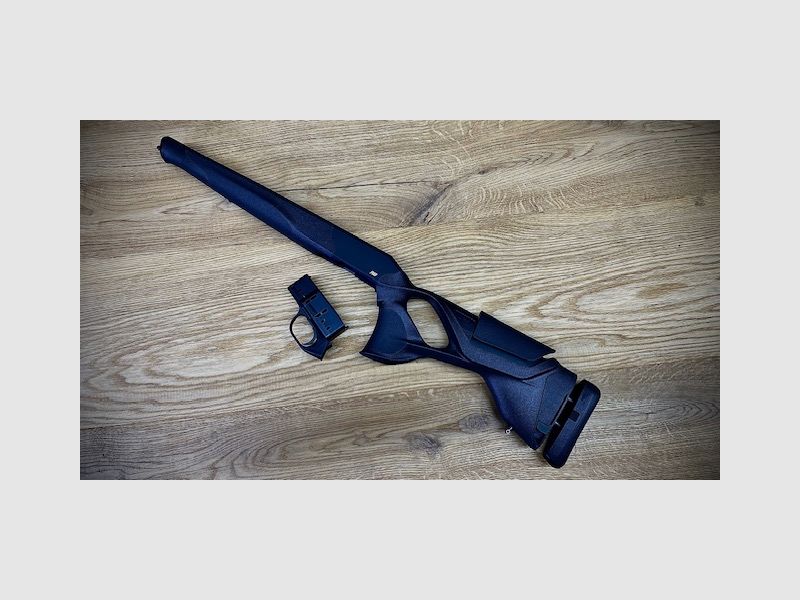 Blaser R8 Ultimate Schäftung / Schwarz-Braun / 17mm Kontur / verst. Schaftrücken & Schaftkappe