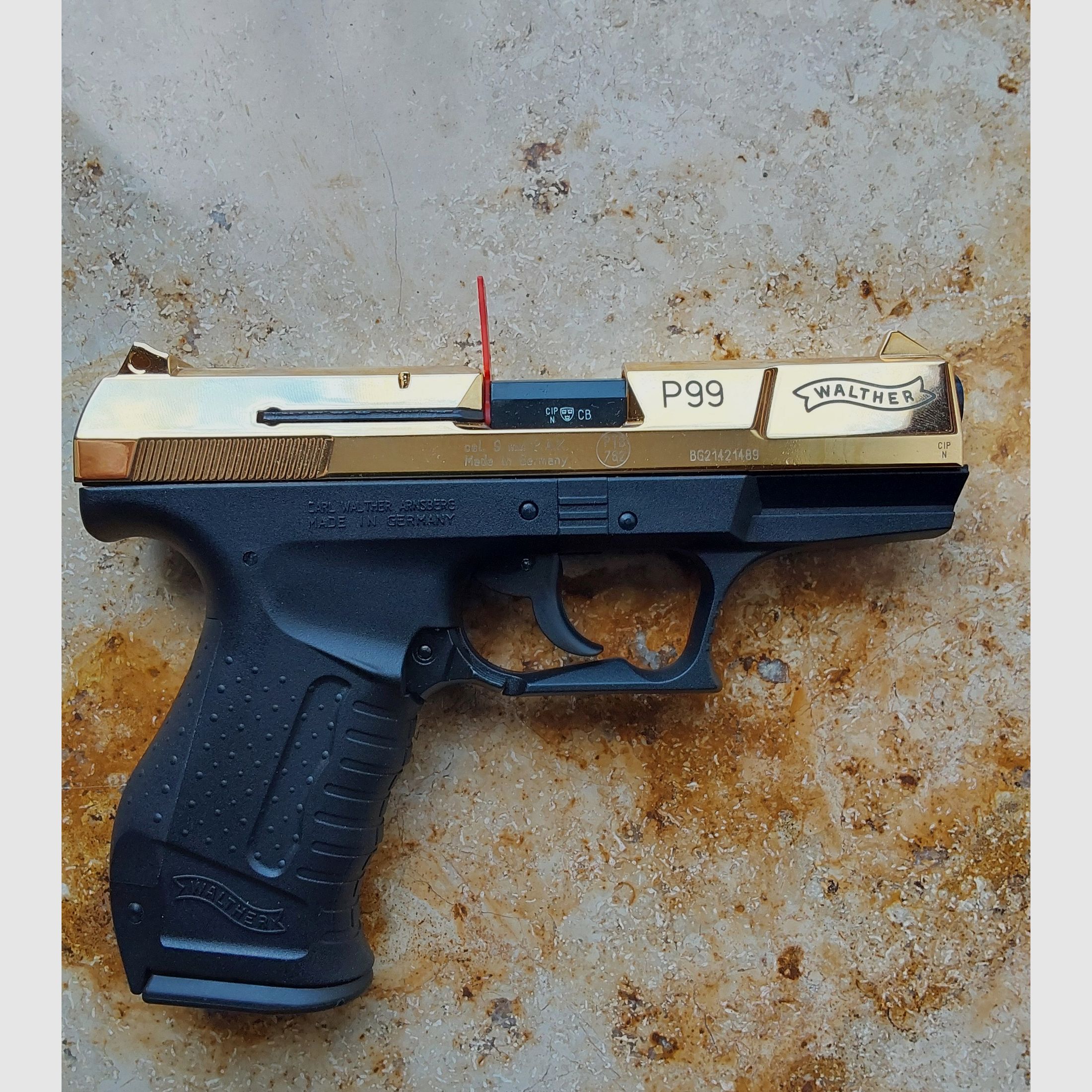Walther P 99 EDITION 24 KARAT GOLD