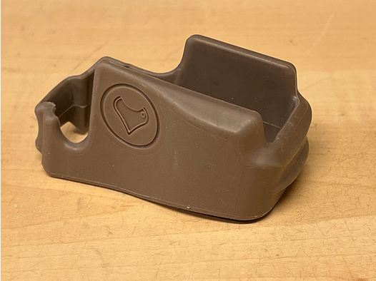 Adaptiver gummierter Magwell für M4 in TAN