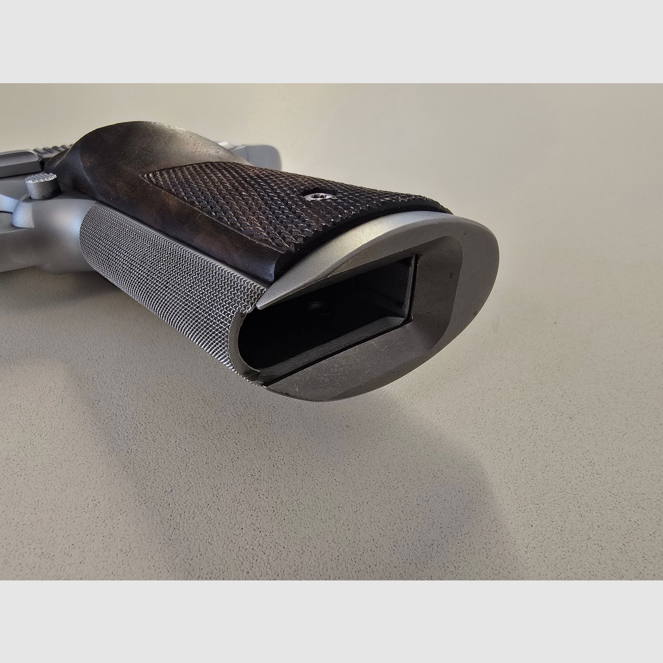 Nowlin Crusader 9mm 1911 – Custom Competition-Pistole – Sehr gepflegt mit Koffer & Zubehör