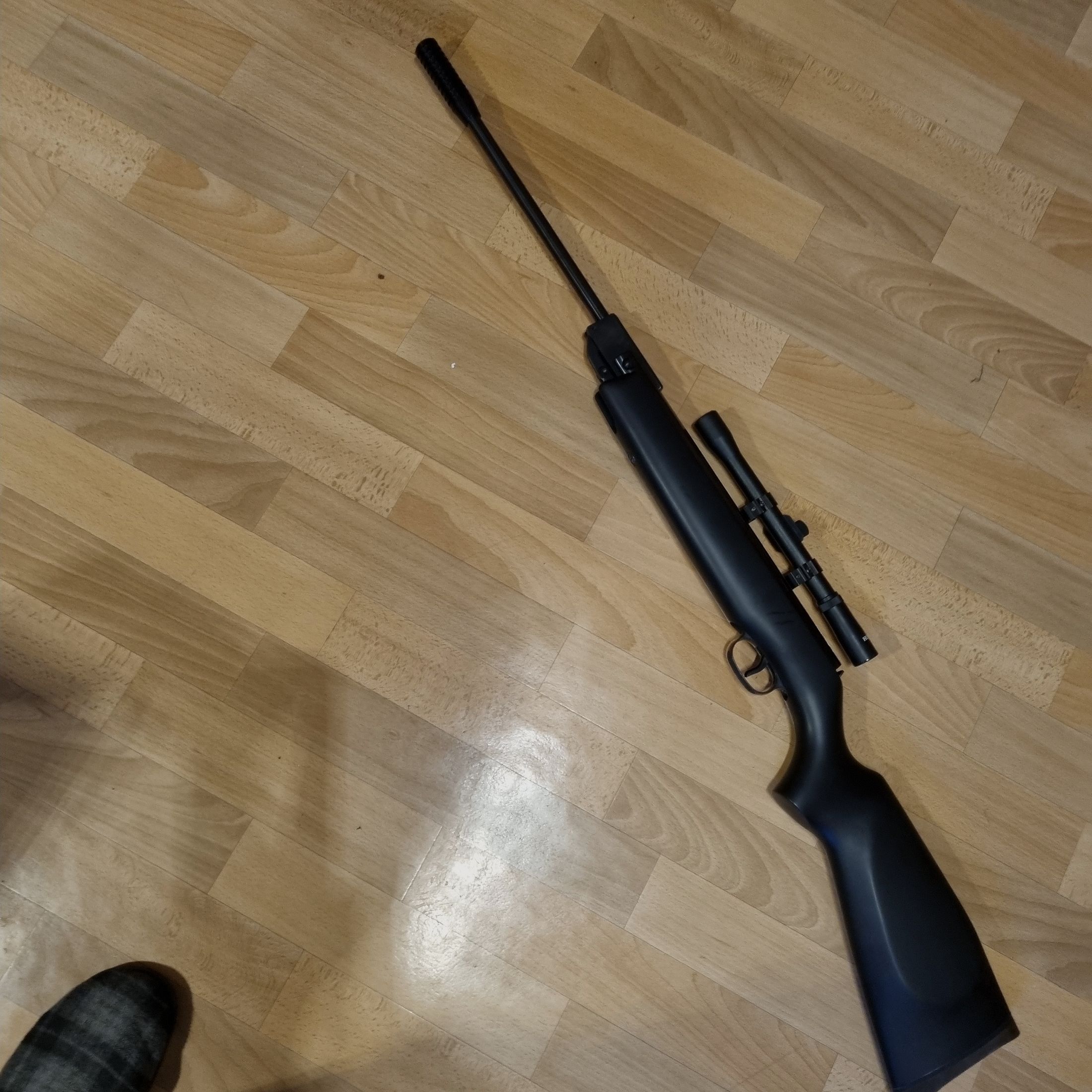 HW 50 4,5 mm, mit Schalldämpfer und ZF Hubertus 4x20