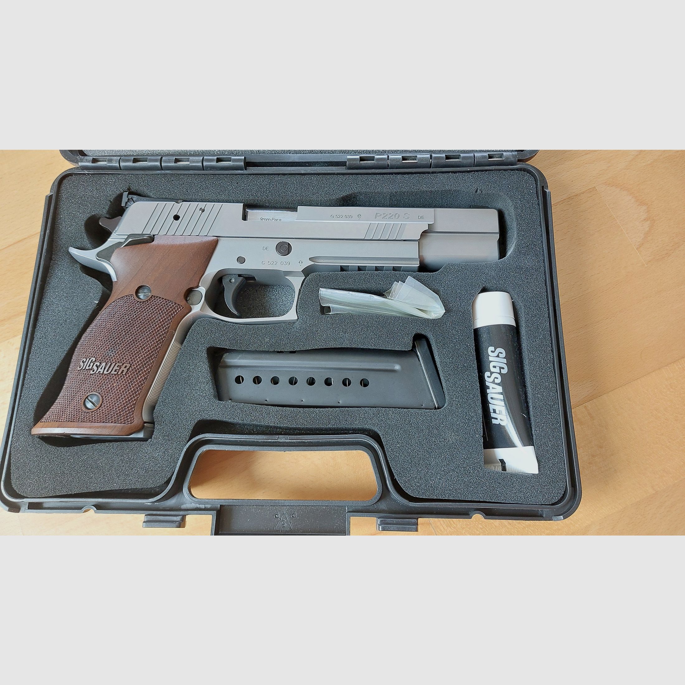 Sig Sauer P220 X-SIX 9mm