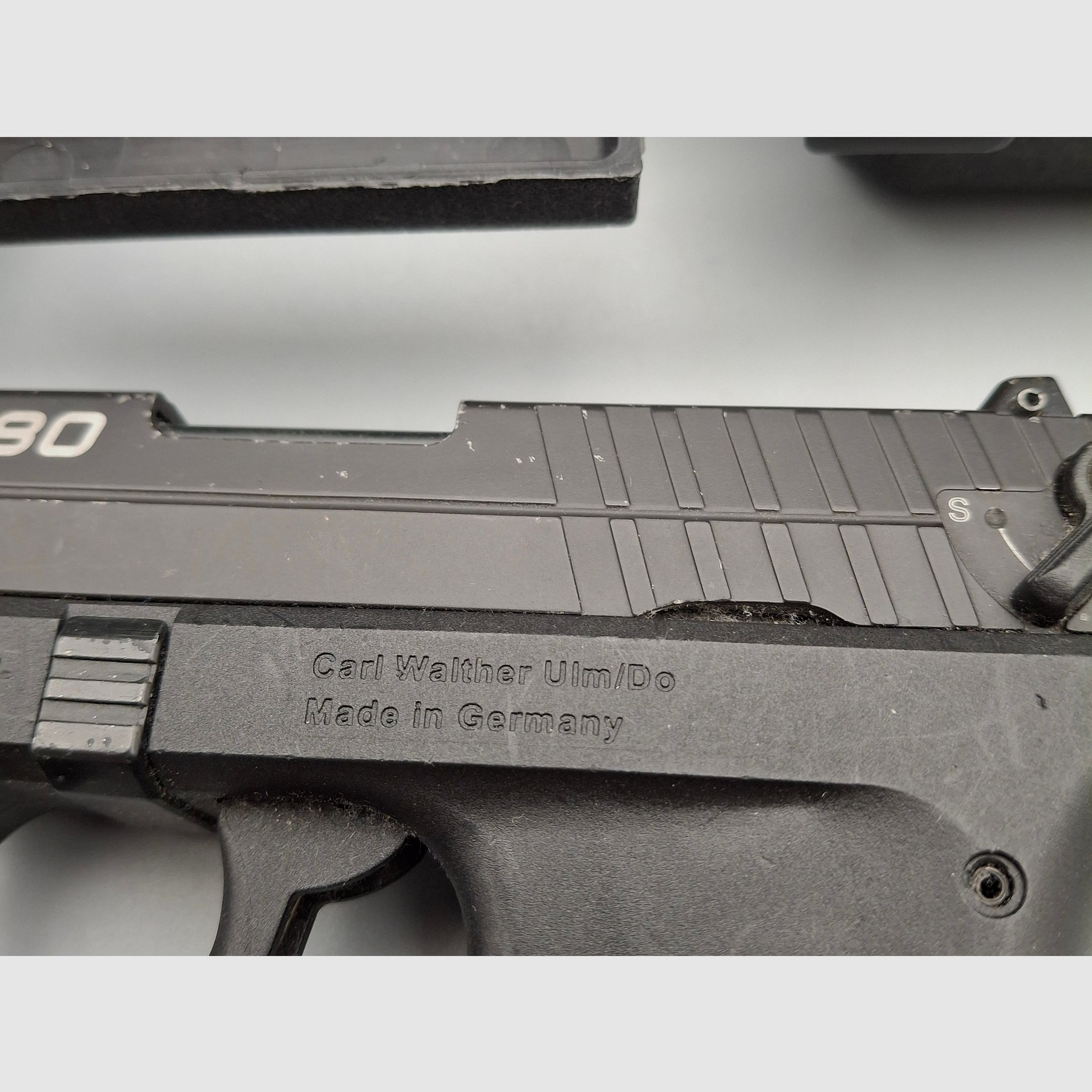 Biete eine Walther PK 380 PAK