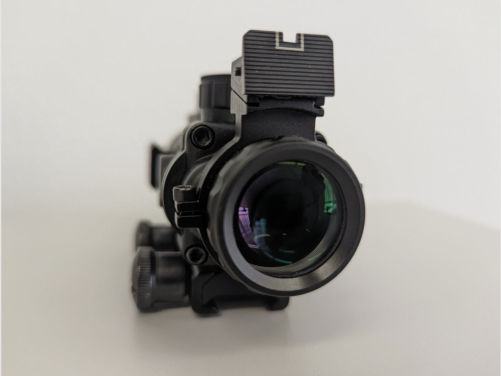 Theta Optics 4x32 Rhino Fiber Scope, schwarzes Zielfernrohr mit rotem Punkt Reflex Leuchtpunktvisier