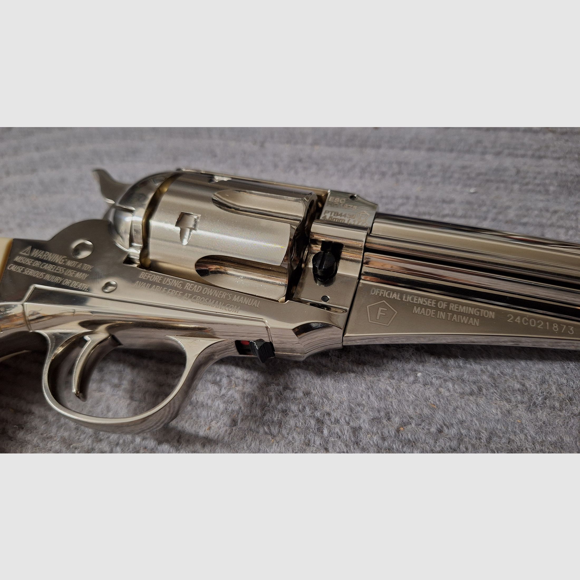 Revolver Co2 Remington 1875 in metallo pieno nichel / ottica avorio 4,5 mm diabolo / pallini in acciaio