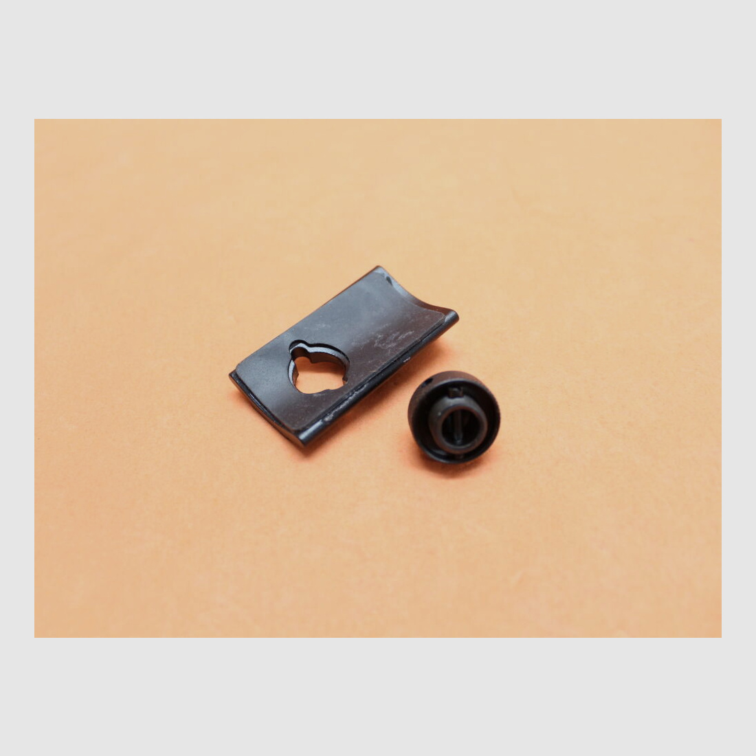 UTG - Leapers UTG Zweibeinadapter für Riemenöse (TL-BPAD1) Alu Schwarz mit Picatinnyprofil (Riemenösenadapter)
