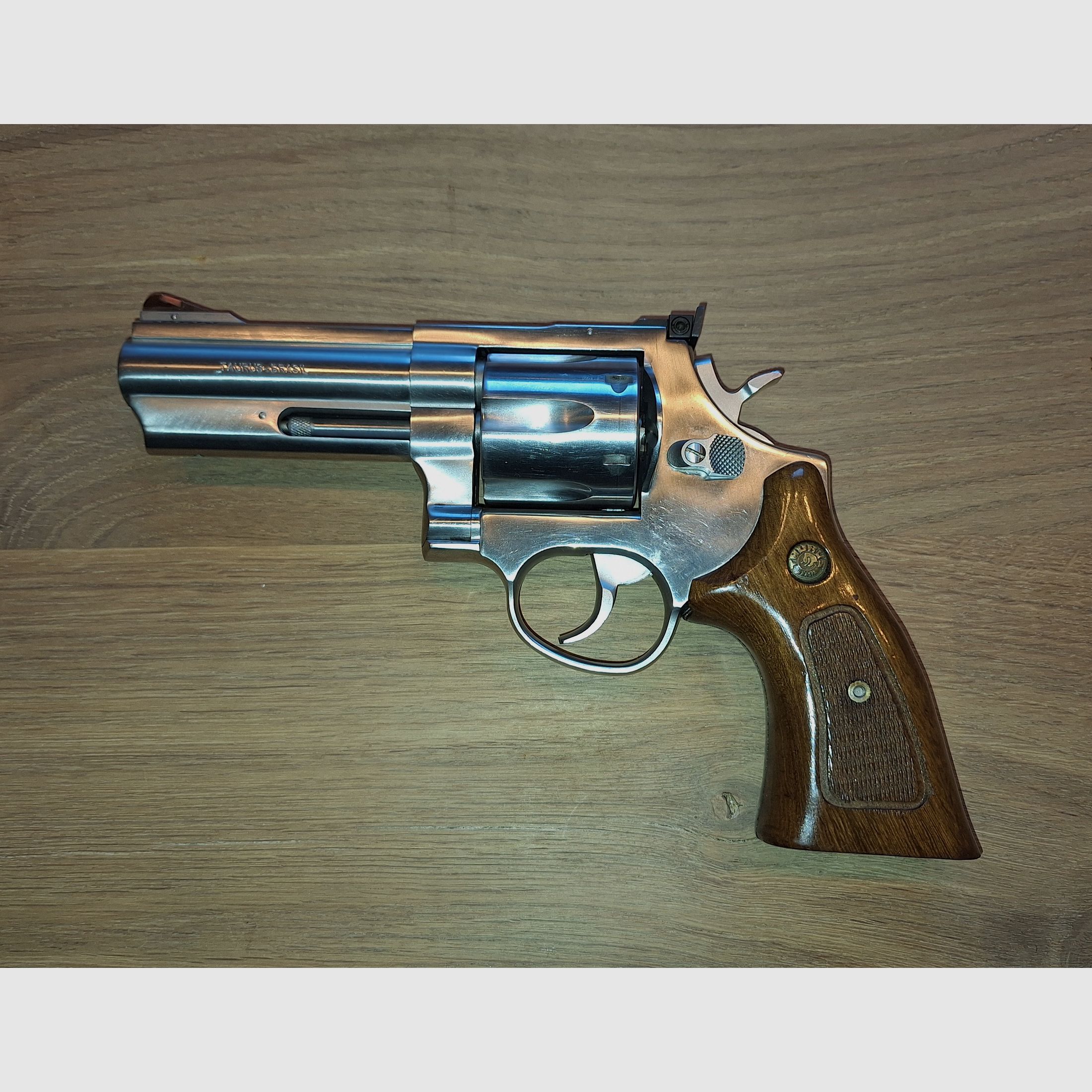 Revolver Taurus .44 Mag 4 pouces