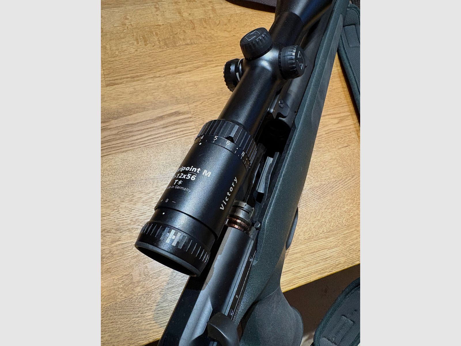 Blaser R93 kal. 8x57 IS met Zeiss Victory Varipoint, afbeelding 4 van 20