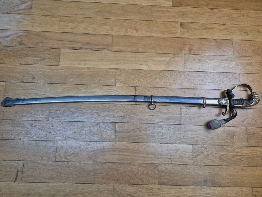 Bellissimo sabre da ufficiale di cavalleria tedesco KOD 89 – Guardia stella della Guardia prussiana con orecchio per un ufficiale subalterno della Guardia – Ottima lama curva a "lingua di carpa" – Nodo da cerimonia per ufficiale subalterno di cavalleria leggera – Circa 1900 – Condizioni generali molto buone, immagine 2 di 25