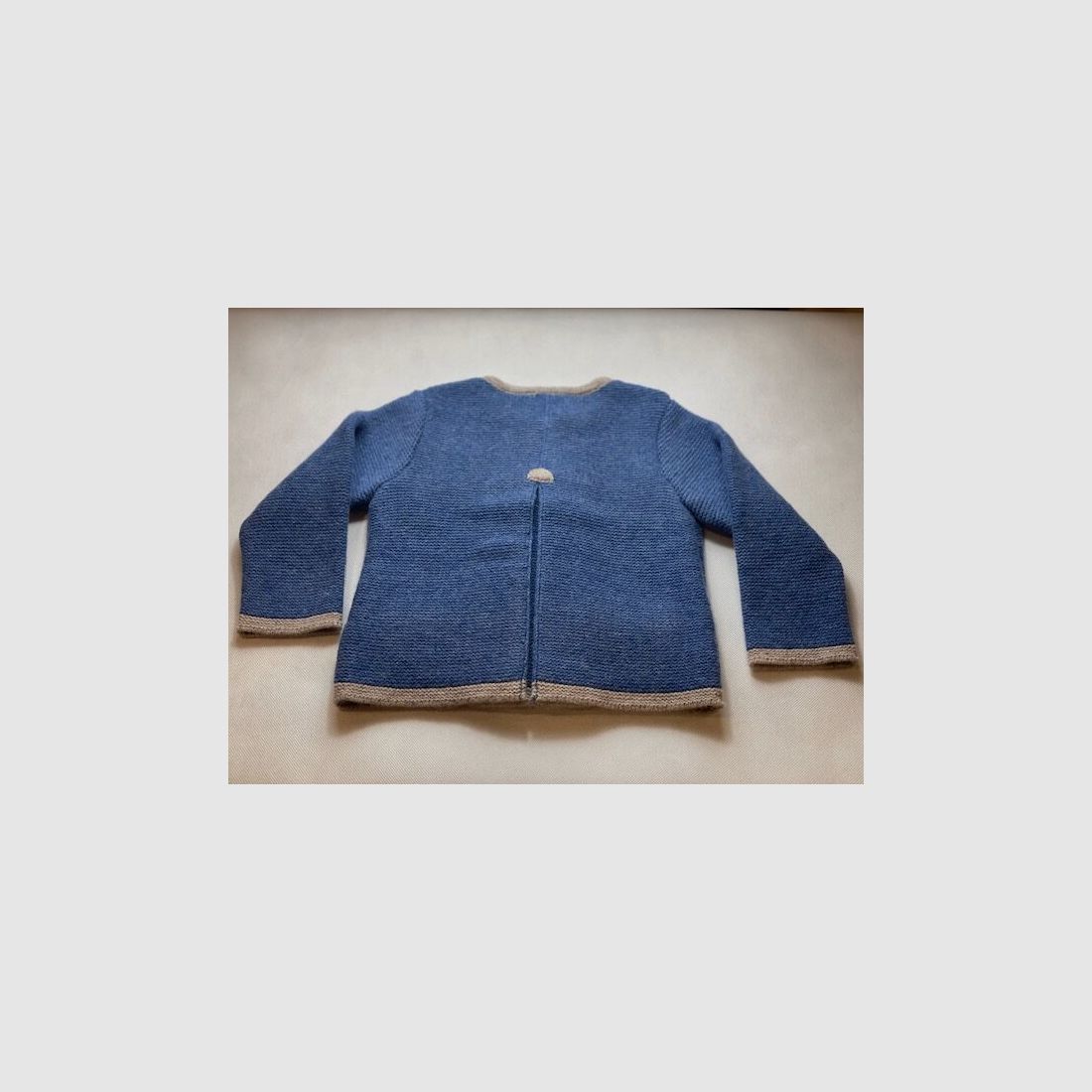 Kinder Strickjacke mit Falte Merinowolle in Blau/Beige, Bild 2 von 2