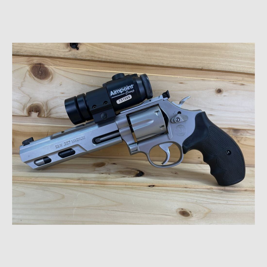Smith & Wesson .357Mag Mod. 686-6 Universal Champion mit Aimpoint Comp .357Mag