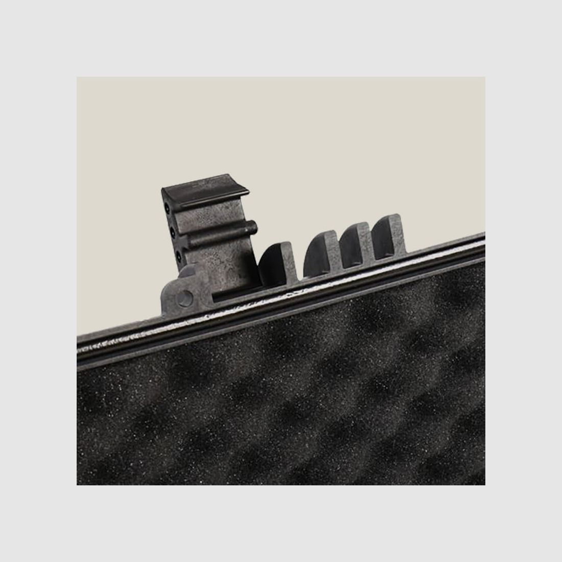 Explorer Cases RED Line 9413 con schiuma pretagliata, immagine 6 di 7