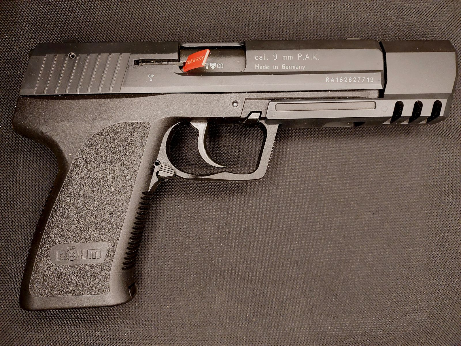 Röhm RG 96 Match Schreckschusspistole brüniert Kal. 9 mm P.A.K brüniert (PTB 699) RG 96 Set mit Matchaufsatz und 2 Magazinen