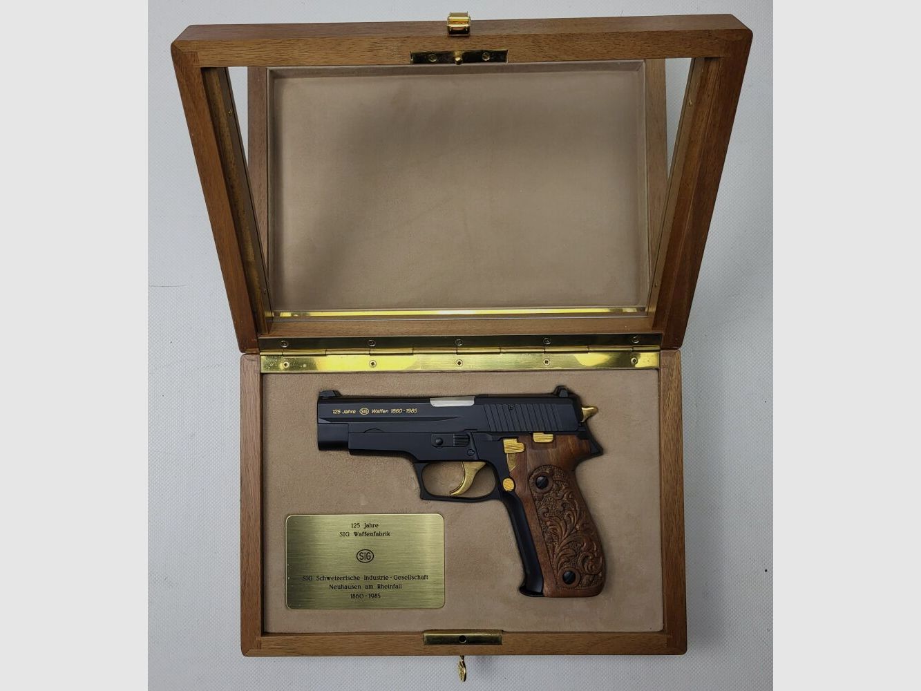 SIG Jubiläum P210-1 700 Jahre // P226 125 Jahre // P220 125 Jahre