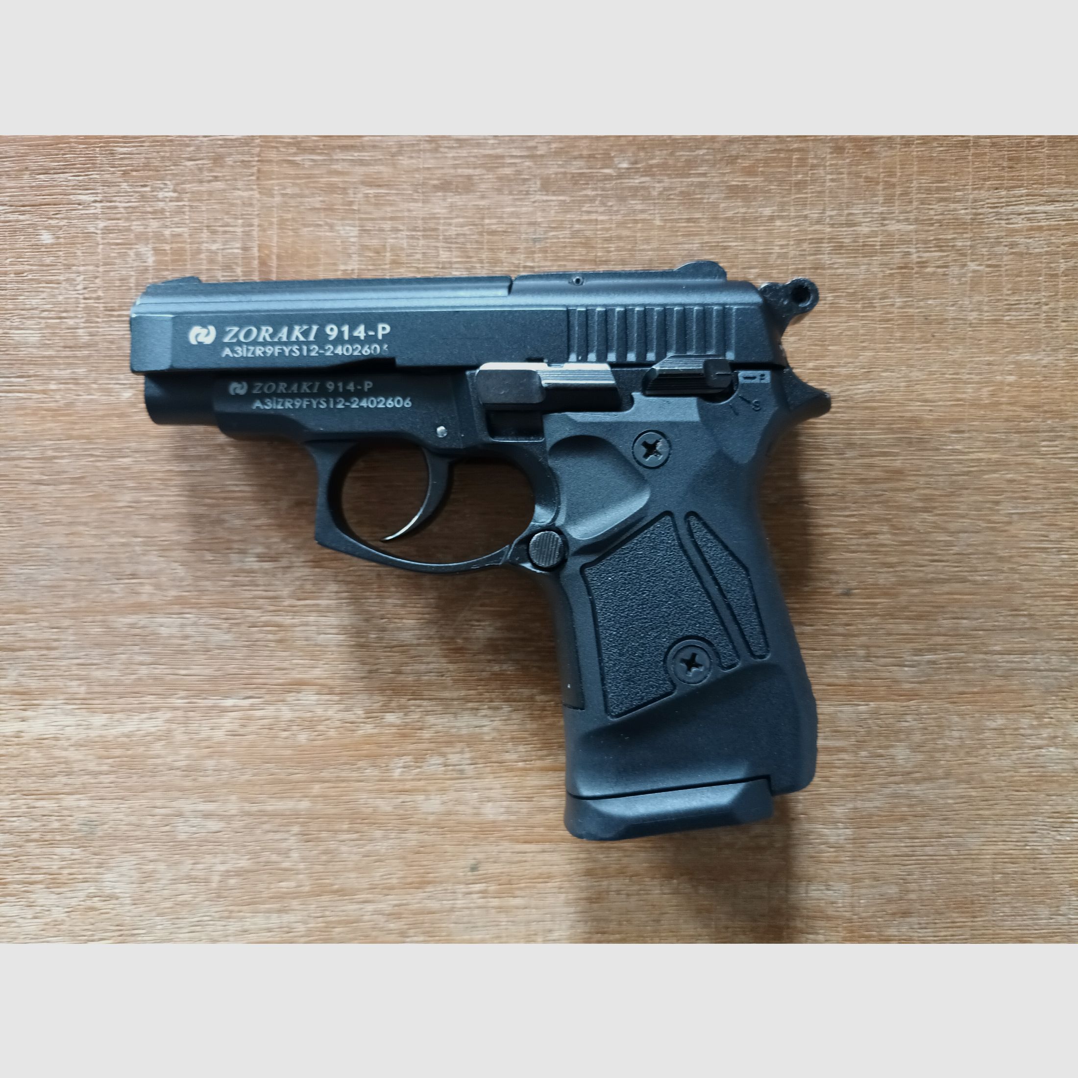 Zoraki 914-P Schreckschusspistole 9mm P.A.K. geblauwde + tweede magazijn