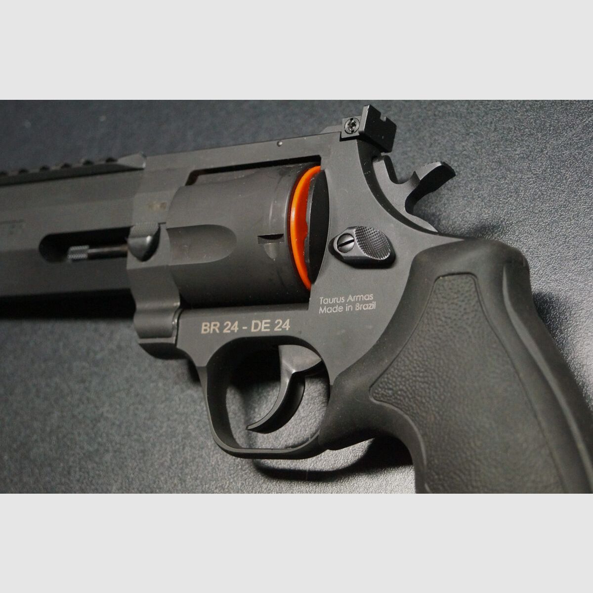 Taurus Raging Hunter 454 Black 6.75″, Bild 7 von 8