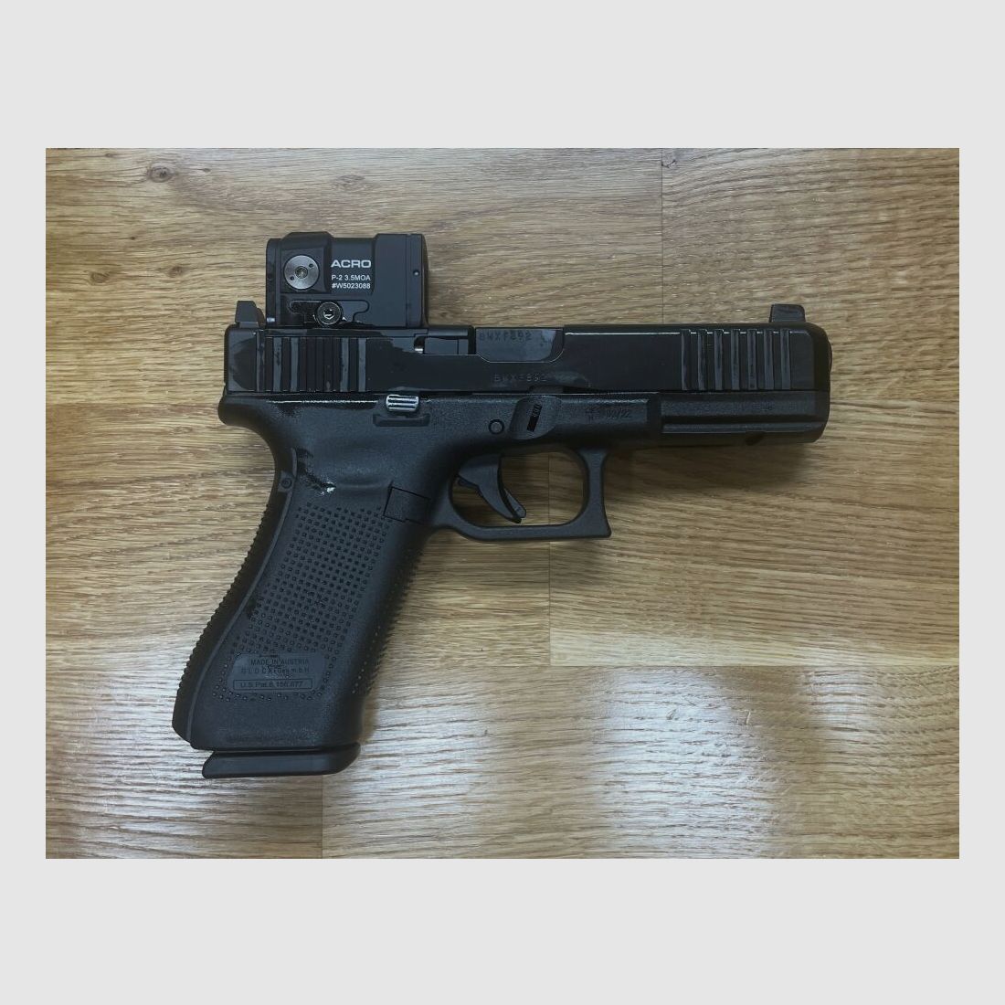 Glock 17 Gen5 MOS with Aimpoint ACRO P-2 + AMERIGLO SD Sights including Aimpoint adapter plate for Aimpoint, all mounted! Night vision levels